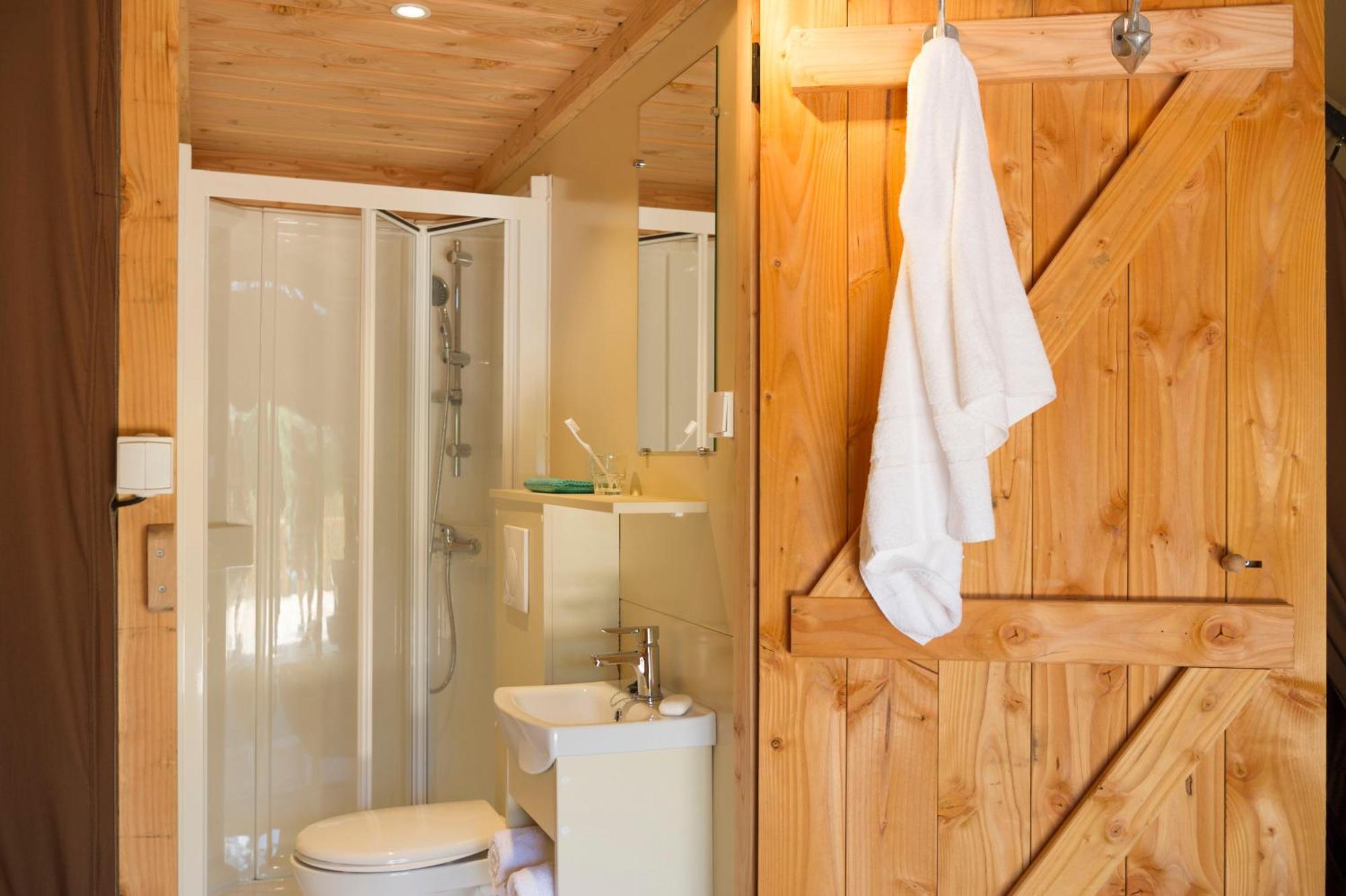 Huttopia La Claree 3* Val-des-Pres